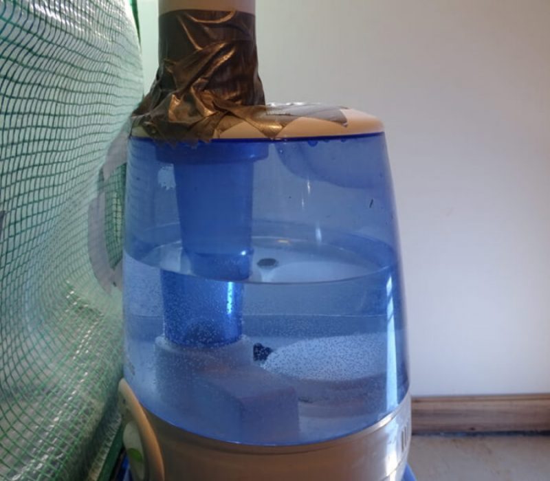DSC05099 Vicks Filter-Free Cool Mist Humidifier, V4600